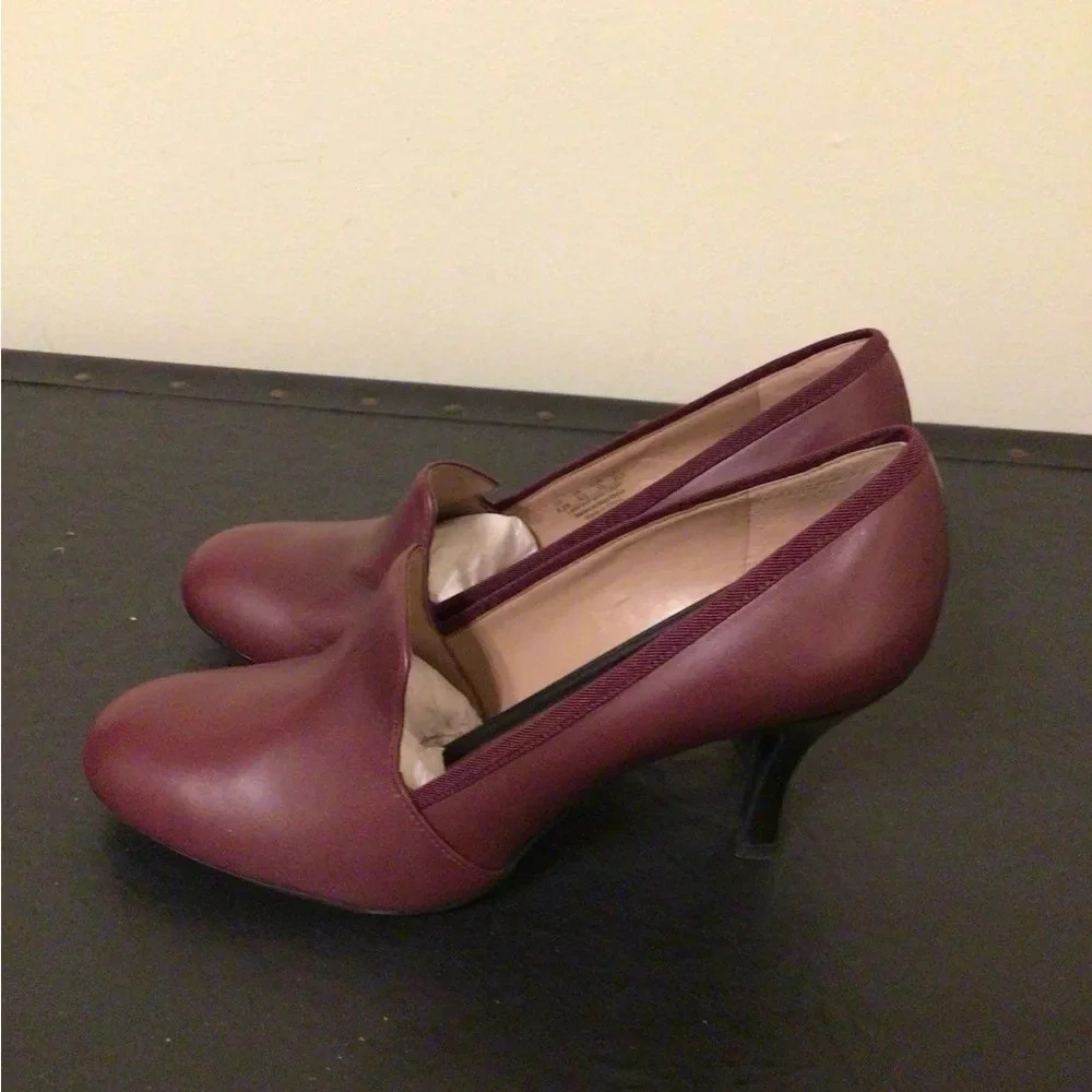 Franco Sarto Women Pumps in Mulberry Color- Size 8.5M
